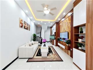 Nhà mới kính koong  2 thoáng  gần phố  ngõ vào nhà 3 gác tránh nhau  trước nhà rộng 3m