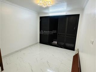 Hiếm! nhà dân xây 6t lê văn hiến  4,6 tỷ  ngõ thông  gần ô tô tránh  sát học viện tài chính