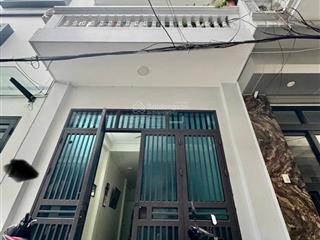 Nhà thuỵ phương, đông ngạc, phân lô 40m2, mt 4m, ô tô chạy vòng quanh, giá nhỉnh 6 tỷ