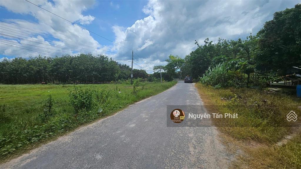 21m mặt tiền nhựa. hơn 4000m2 có thổ cư. đường thông vào khu đô thị phước đông. 4,5 tỷ