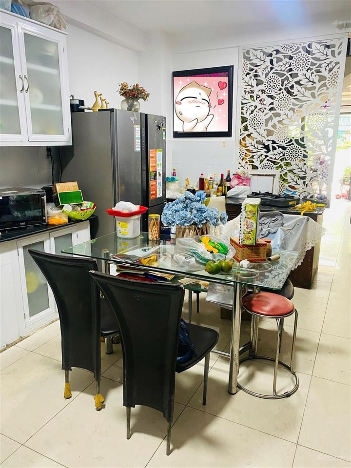 Ô tô ngủ trong nhà 4 x 18m cn 68m2  trệt 2 lầu sân thượng