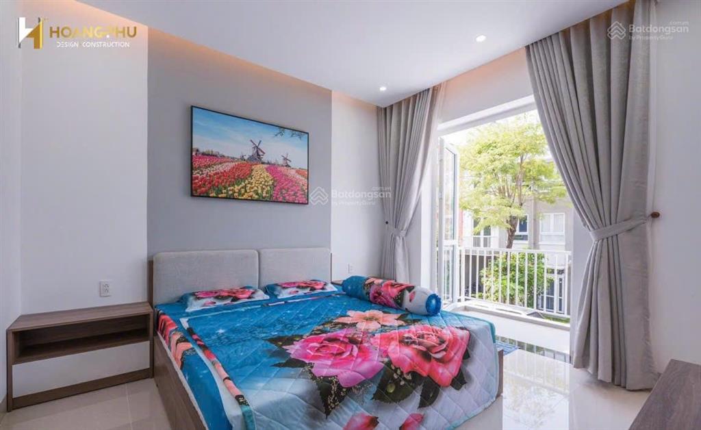 Chính chủ bán căn nhà phố full nội thất chuẩn 100% như hình, kế tiện ích gđ2 có sổ hỗ trợ vay 80%