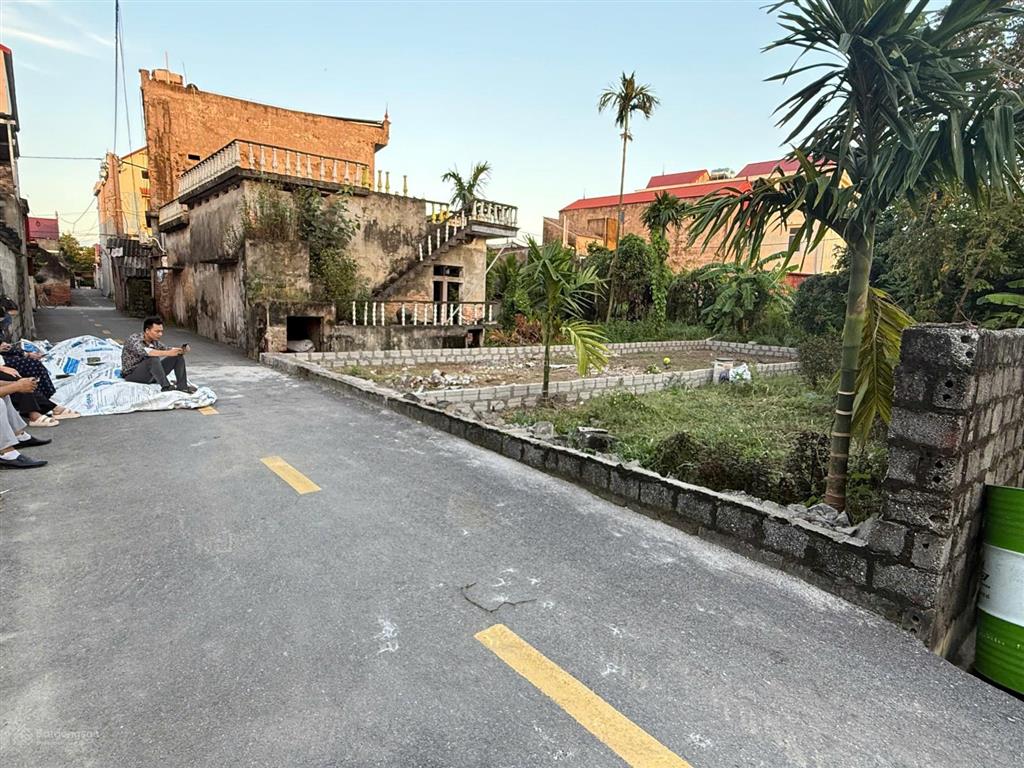 Đất đẹp mặt tiền ứng hòa  gần chợ, trường, hành chính  vị trí vàng giá tốt!