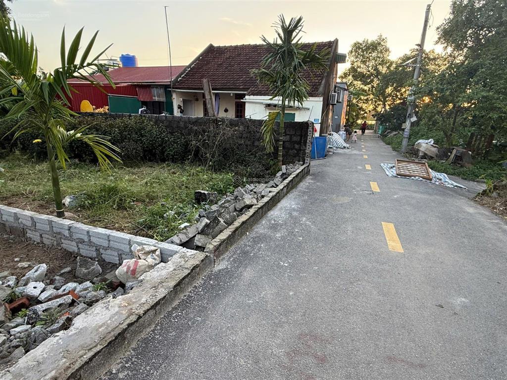 Đất đẹp mặt tiền ứng hòa  gần chợ, trường, hành chính  vị trí vàng giá tốt!