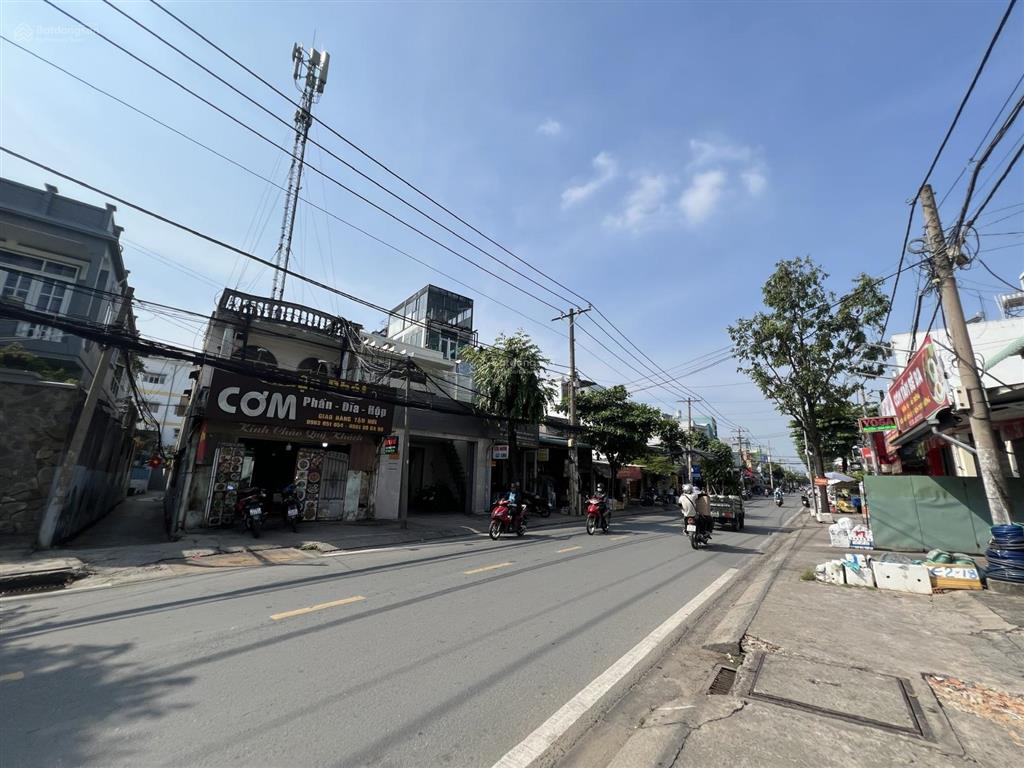 Bán nhà 3 tầng linh đông hẻm ô tô 8m gọi em cưởng xem nhà chính chủ 0909 181 ***