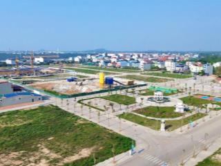 Suất ngoại giao giá rẻ đối diện trường học và quảng trường trung tâm, sẵn sổ đỏ, kinh doanh tốt