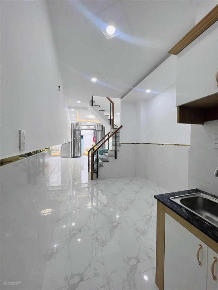 Chính chủ bán nhà mới xây 100%  1 trệt 1 lầu, hẻm oto thông thoáng, full thổ cư, giá tốt 1.35 tỷ