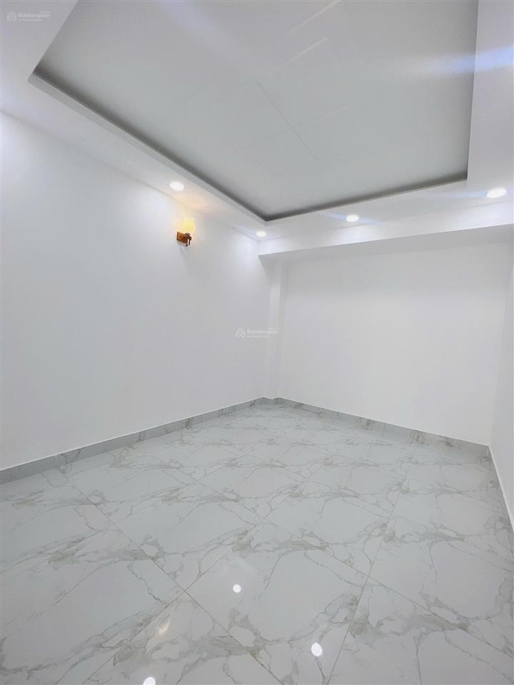 Chính chủ bán nhà mới xây 100%  1 trệt 1 lầu, hẻm oto thông thoáng, full thổ cư, giá tốt 1.35 tỷ