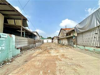 Đất mặt tiền sầm uất tiện kinh doanh,nở hậu ngay phan văn hớn  sổ hồng riêng,gpxd đủ,nh hỗ trợ 80%