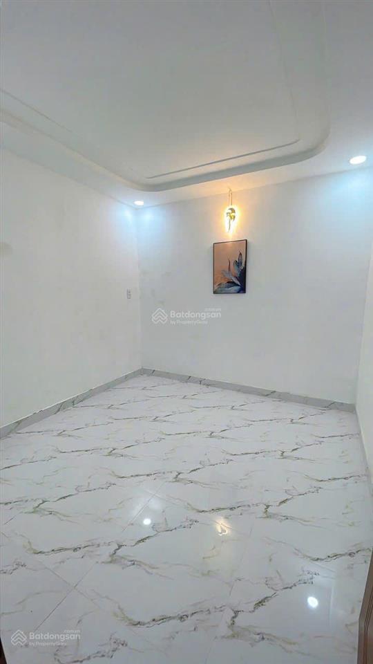 Cần bán nhà mới full thổ cư, hoàn công đầy đủ, vào ở ngay  bình tân