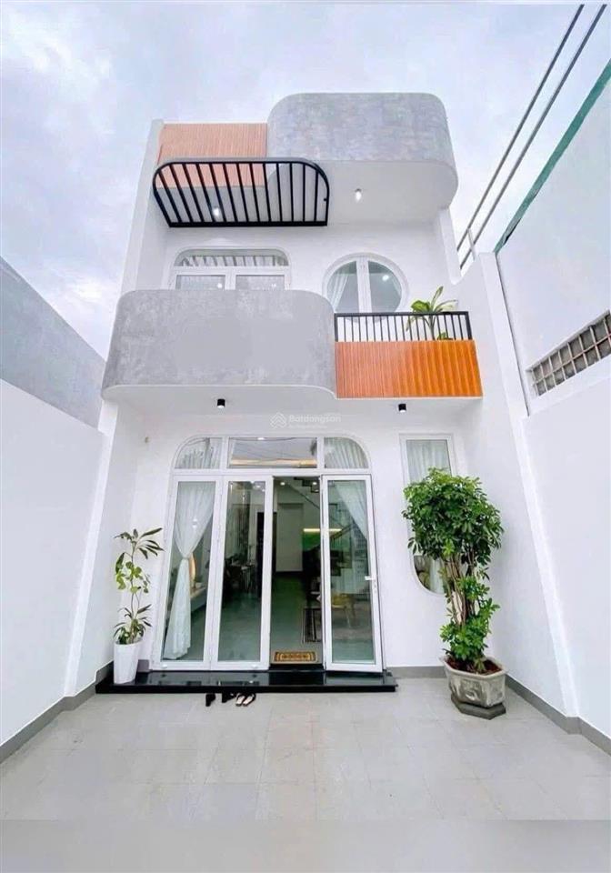 Bán nhà bình chánh 1 lầu, 1 trệt, 4 phòng ngủ rẻ nhất khu vực
