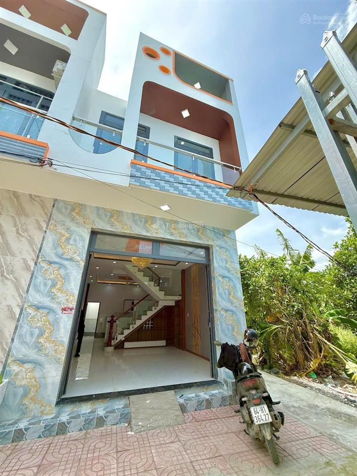 Nhà đẹp sau lưng chợ hưng thành cần giuộc long an
