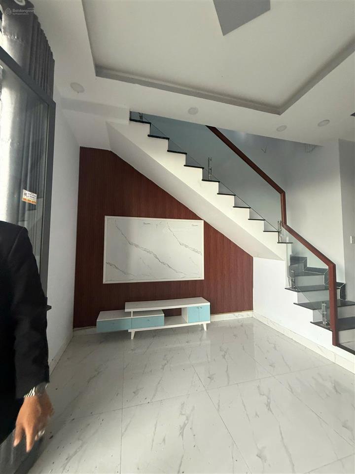 Nhà ngay chợ bình chánh 500tr nhận nhà