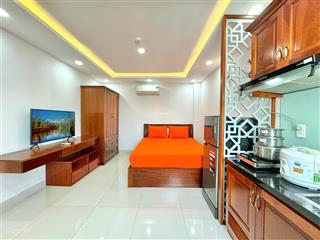 Căn mới máy giặt riêng  ngay dọc bờ kè trường sa quận 3