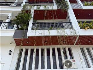 Bán nhà hẻm 8m thông đúc 3.5 tấm có thang máy full nội thất