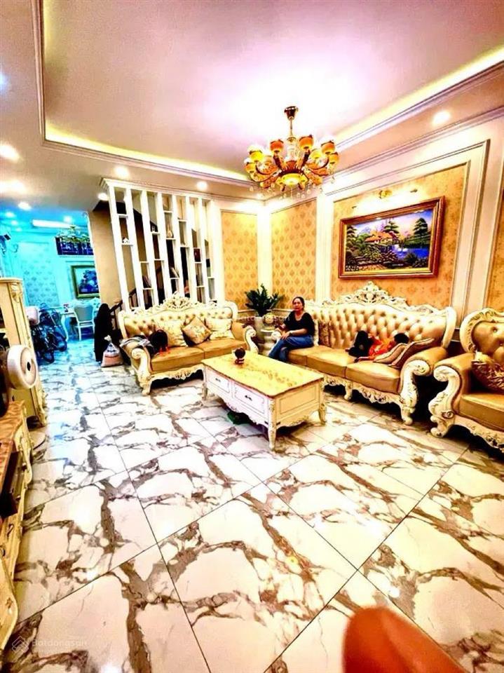 Mặt phố thanh nhàn, hai bà trưng, kinh doanh, vỉa hè rộng, mặt tiền 5,2m, giá 15 tỷ.