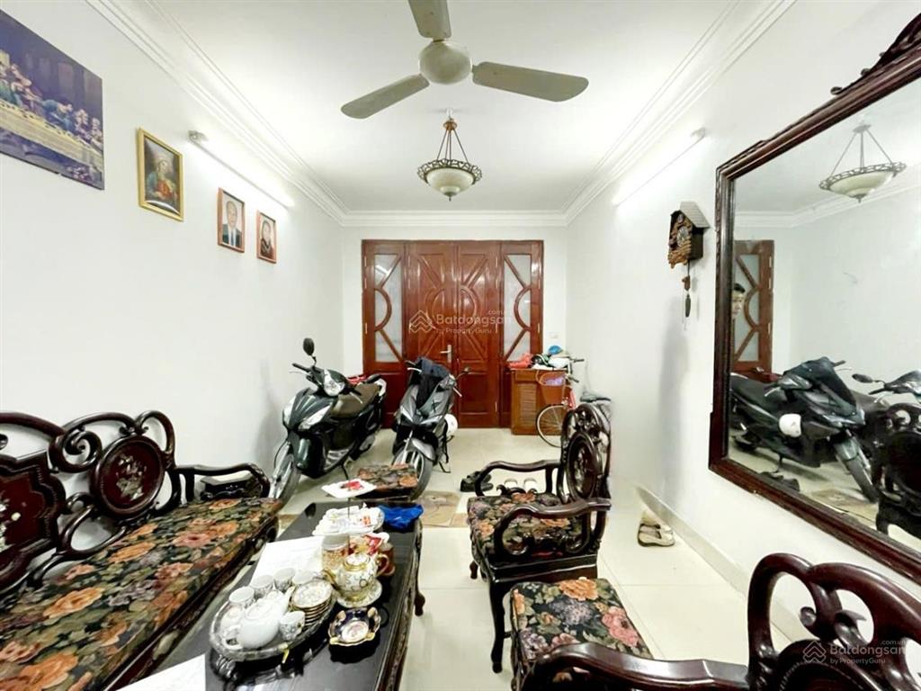 Bán gấp nhà tạ quang bửu, bách khoa, ô tô đỗ cửa, dt 35m2 mt 3,5m. giá 8,3 tỷ.