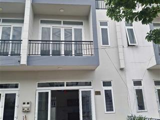 Chính chủ chốt giá cuối 2,2 tỷ, bao hết phí  75m2 đã hoàn thiện  view công viên kđt phúc an city.