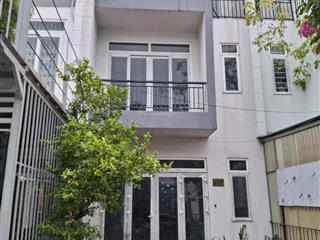 Chủ bán gấp nhà shr 85m2 1 trệt 2 lầu, 4pn 3wc hỗ trợ vay 3 bên liền kề vin, cách hóc môn 2km