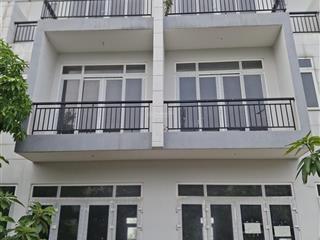 2 căn liền kề 1 trệt 2 lầu 10x15m, hoàn thiện đẹp, sổ hoàn công, hỗ trợ vay 3 bên, mặt tiền đường