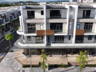Chỉ 1,8 tỷ nhận ngay nhà phố 3 tầng ở ngay cạnh siêu thị aeon mall, cho thuê 250 triệu/năm