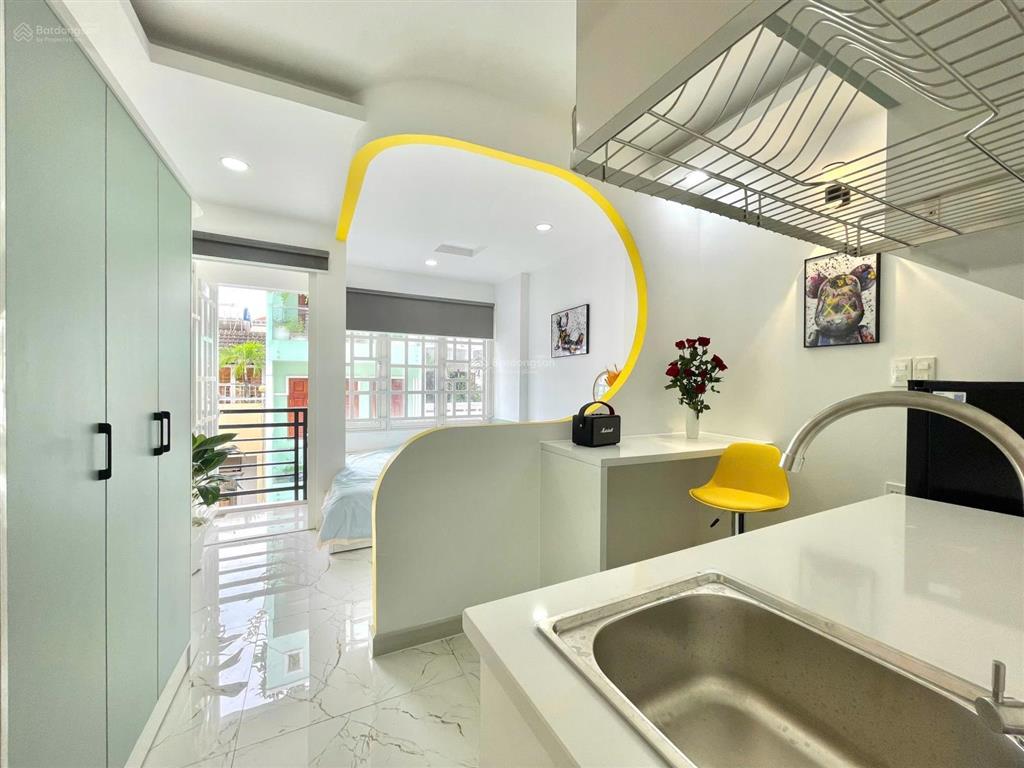 Cho thuê phòng studio ban công, máy giặt riêng q1 gần cầu nguyễn văn cừ, công an thành phố,nowzone