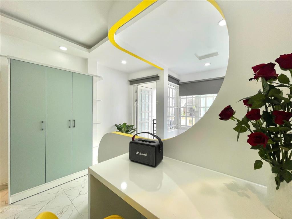 Cho thuê phòng studio ban công, máy giặt riêng q1 gần cầu nguyễn văn cừ, công an thành phố,nowzone