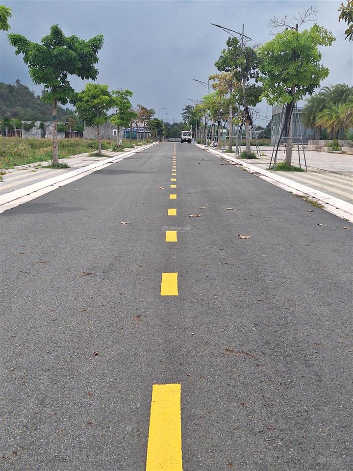 Chính chủ gửi bán gấp lô đất khu dân cư lan anh 7 đường số 28 hòa long 126m2/1ty3