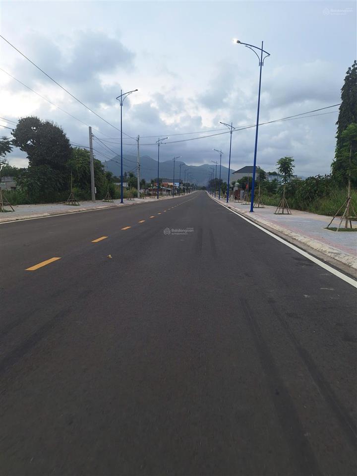 Chủ ngộp bán gấp lô đất phường tam long đường 25 khu dân cư lan anh 100m2/1ty180