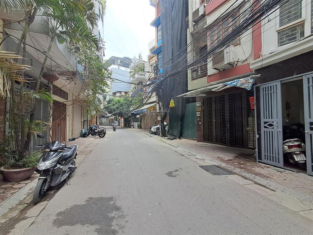 Bán nhà mặt ngõ to thông rộng  kinh doanh sầm uất  cách vài bước chân ra mặt phố  nhà 5 tầng.