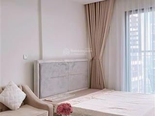 Cần bán nhanh căn hộ stu tầng trung hướng mát r1.02.  em 0398 920 ***