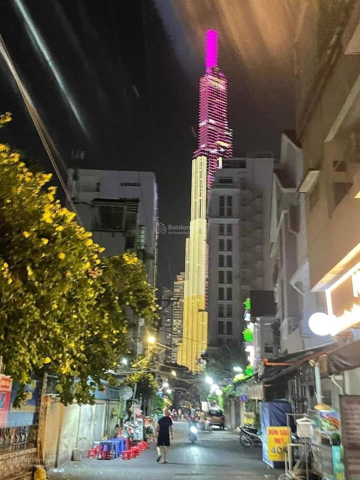 Nhà cực đẹp view landmark 81 ngay tuyến metro số 5 hẻm 8m đường điện biên phủ tân cảng