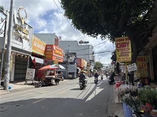 11.2 tỷ dt 10x34m full thổ cư có sẵn nhà hxh 10m ngay mặt tiền gò xoài chỉ 34tr/m2