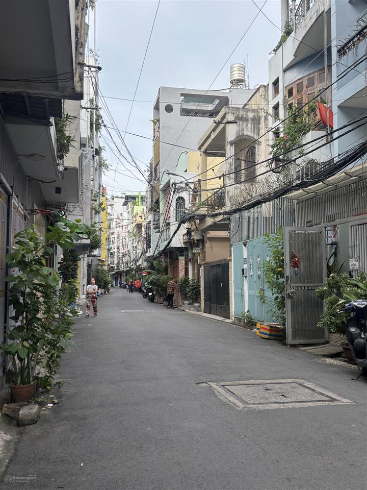 Bán nhà hẻm 1162 trường sa quận phú nhuận 5 tầng hẻm xe hơi 8m dt đất 86m2 nhà đẹp kiên cố