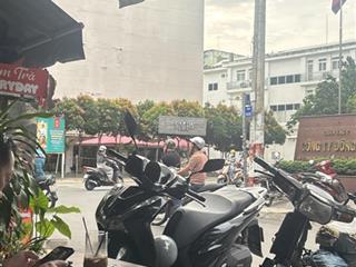 Căn nhà hiếm có trên đường hoàng diệu phú nhuận bề ngang 5m, không vướng lộ giới!