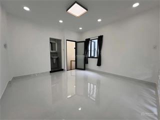 Mặt tiền kinh doanh căn góc nhà mới 2 lầu siêu đẹp 142a cô giang, phú nhuận