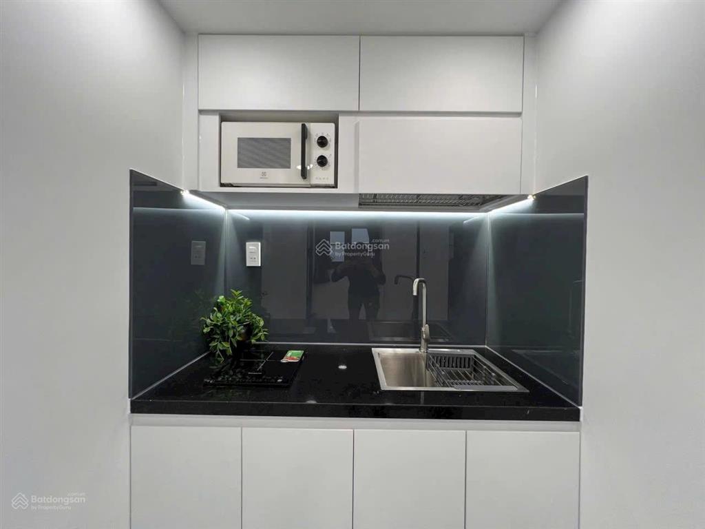 Mặt tiền kinh doanh căn góc nhà mới 2 lầu siêu đẹp 142a cô giang, phú nhuận