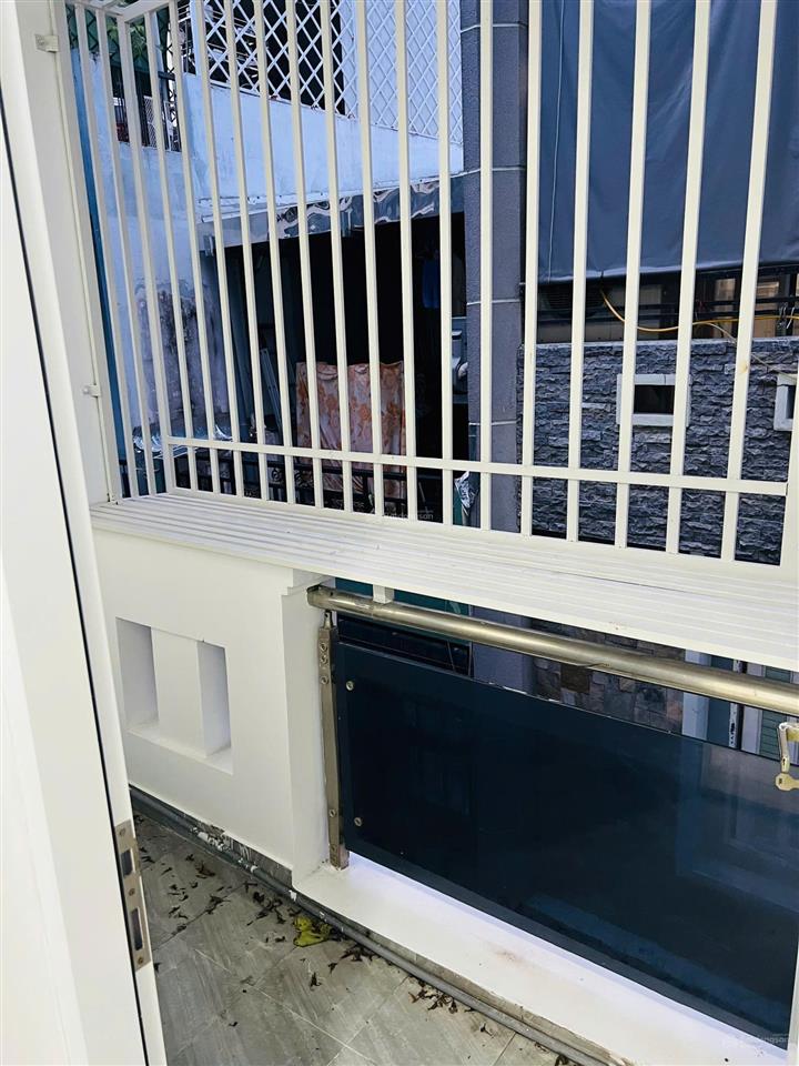 Bán gấp nhà hxh bà hạt quận 10 (3.3x11m)  5 tầng, 7 phòng ngủ, giá chỉ 9.6 tỷ bớt lộc