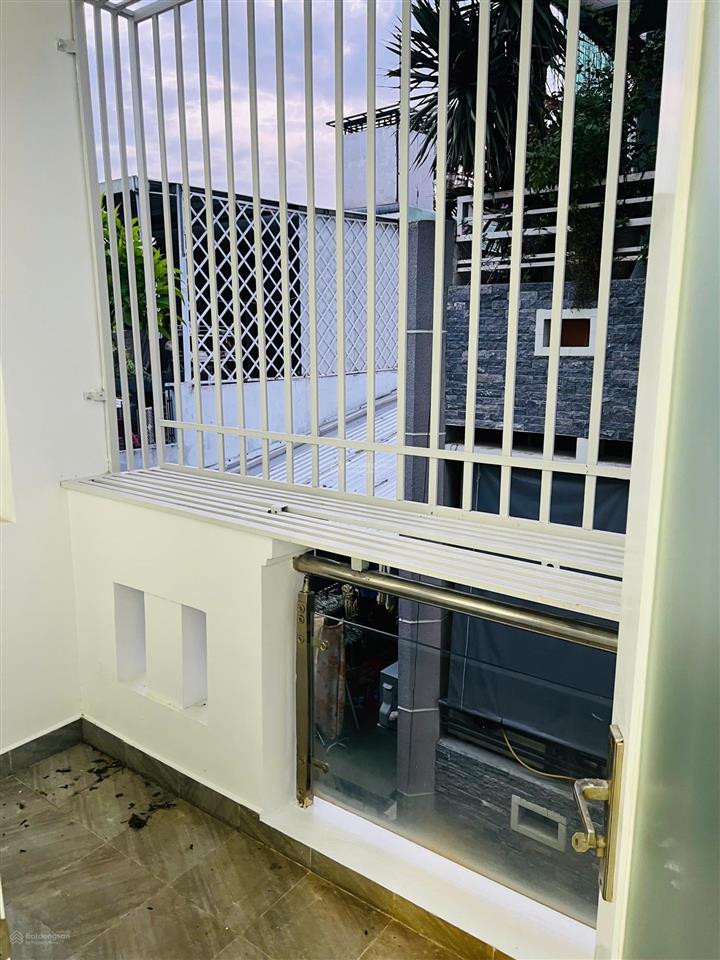 Bán gấp nhà hxh bà hạt quận 10 (3.3x11m)  5 tầng, 7 phòng ngủ, giá chỉ 9.6 tỷ bớt lộc