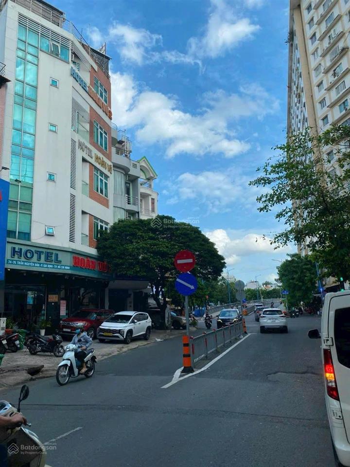 Bán cặp hotel tại đường trần nguyên đán sát quận 1 chỉ 2 phút 60 tỷ