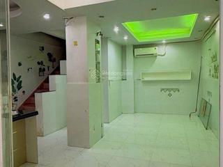 Cho thuê căn hộ tầng trệt + 1 lầu 212b nguyễn trãi q1  ngay ốc đào