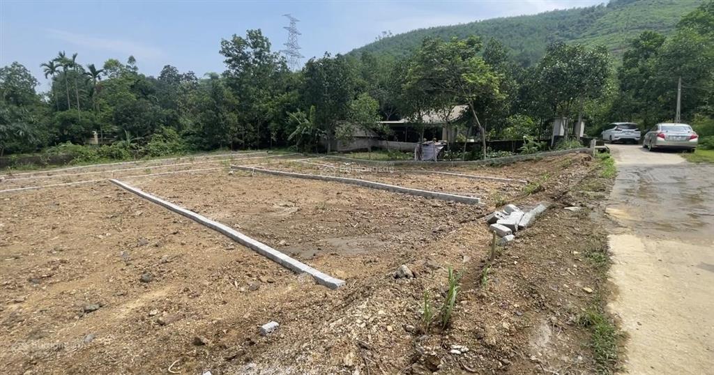 Đất rẻ tt chi nê lạc thuỷ hoà bình mặt tiền đẹp, 200m ra ql21a hơn 3tr/m sổ đỏ sang tên ngay!