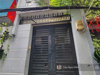 Bán nhà mới 4 tầng q3  vừa ở vừa cho thuê  2 mặt hẻm  70m2  chỉ 11.5 tỷ  khu vip dân trí cao.