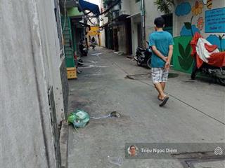 Bán nhà gấp hẻm rộng lô góc 2 mặt thoáng giá chỉ 2.7 tỷ đoàn văn bơ, q4