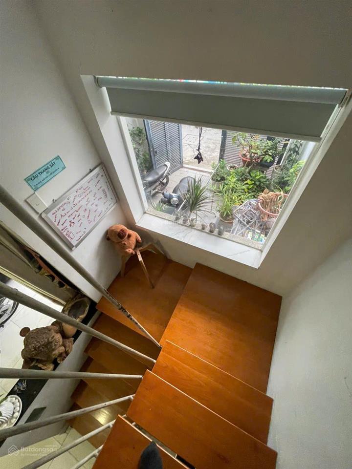 19 năm tâm huyết, chủ đành bán căn nhà cạnh cây xăng lã xuân oai, 80m2, nhỉnh 6 tỷ, đường oto