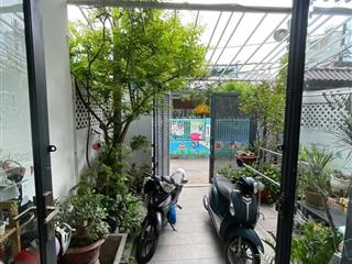 19 năm tâm huyết, chủ đành bán căn nhà cạnh cây xăng lã xuân oai, 80m2, 6.8 tỷ, đường oto