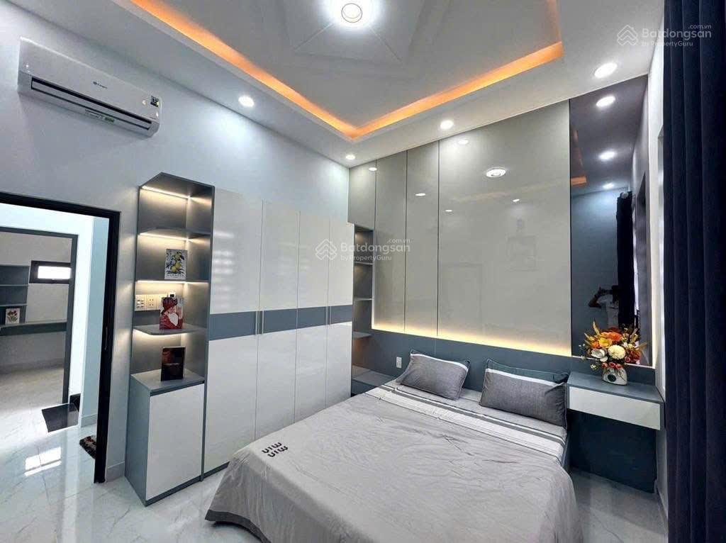 Nhà đẹp 2 tầng  100m2 thổ cư  chỉ 5.3 tỷ  ngay nguyễn duy trinh p. long trường
