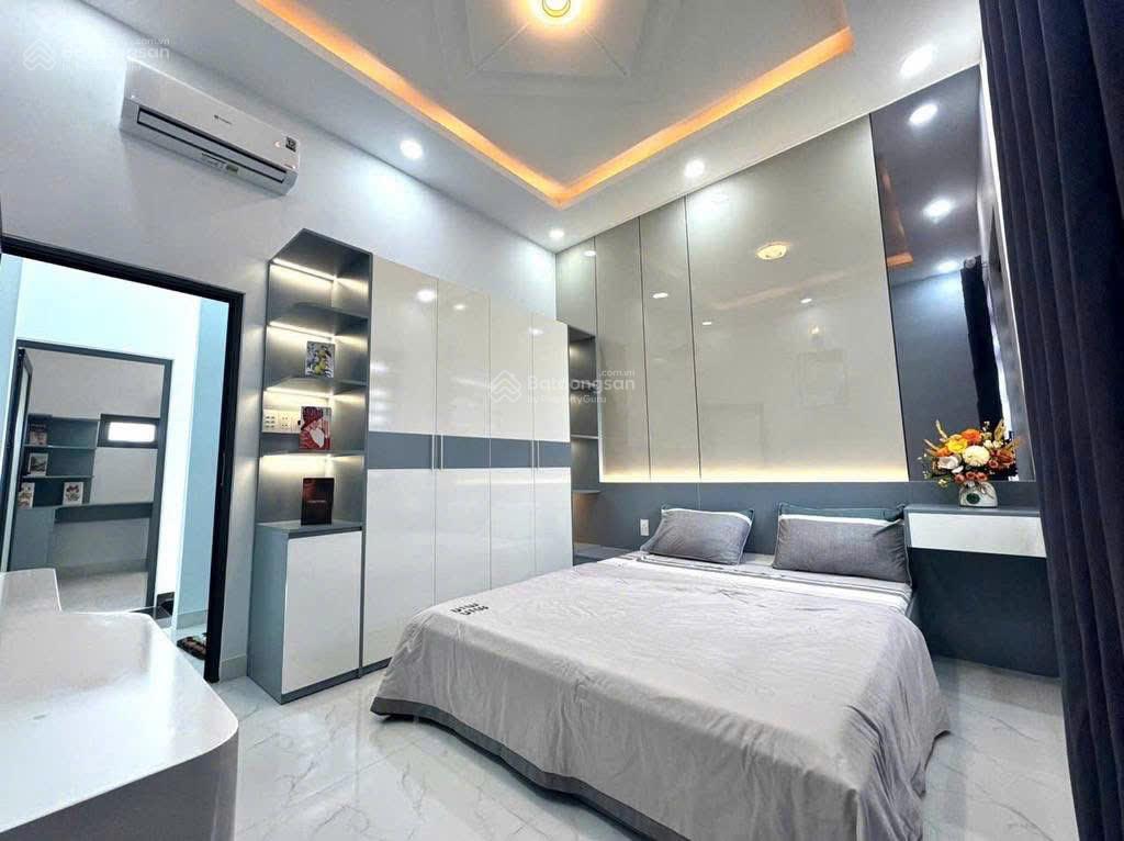 Nhà đẹp 2 tầng  100m2 thổ cư  chỉ 5.3 tỷ  ngay nguyễn duy trinh p. long trường