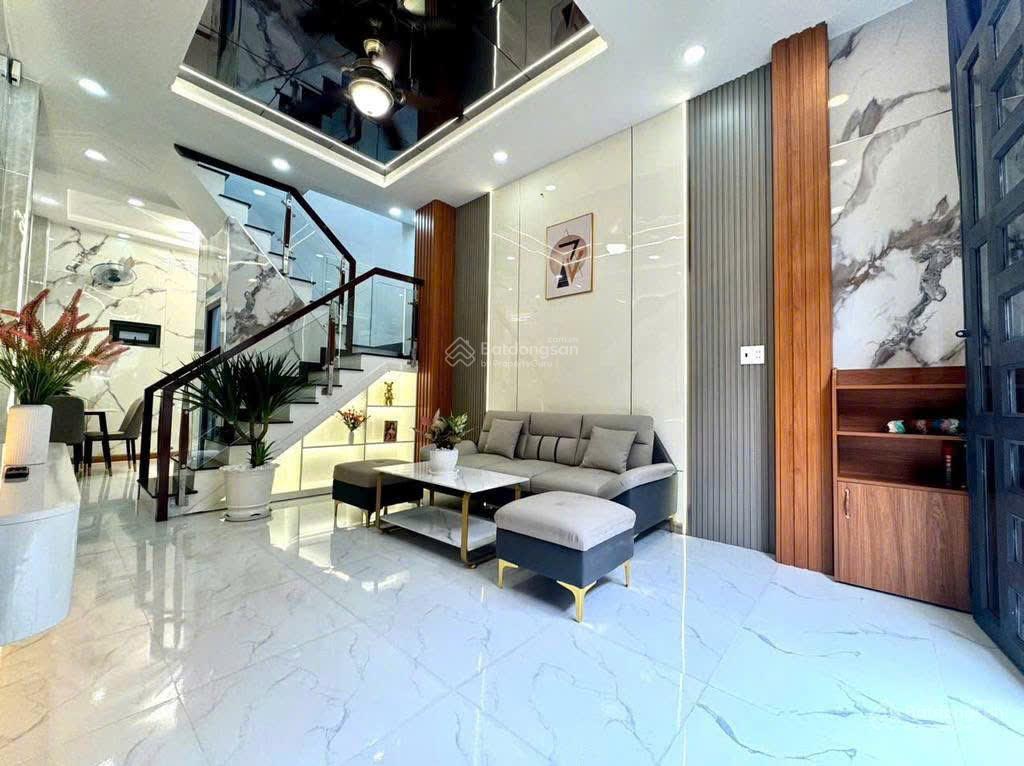 Nhà đẹp 2 tầng  100m2 thổ cư  chỉ 5.3 tỷ  ngay nguyễn duy trinh p. long trường