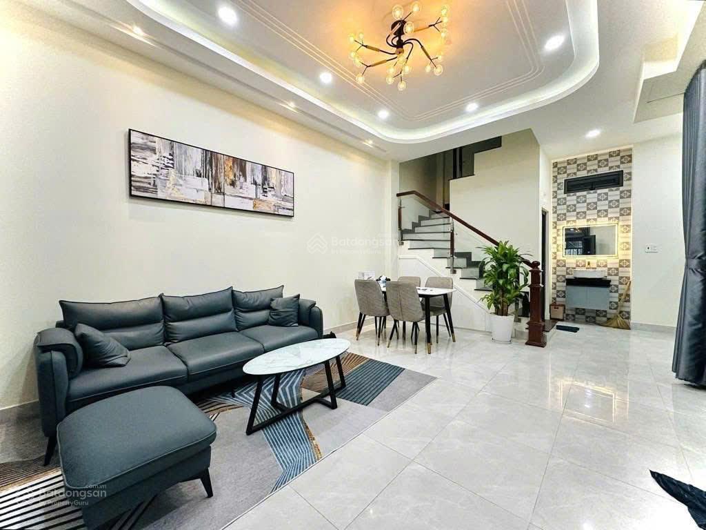 Bán nhà 3 tầng  100m2 sàn  nhỉnh 5 tỷ  đường 6m thông  cạnh vinhomes grand park nguyễn xiển